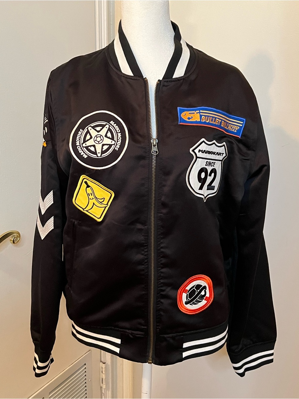 USJ Super Nintendo World Mario Kart Jacket
Japan Exclusive •